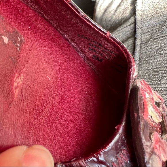 Tory Burch Reva Crocodile Embossed Cranberry Leather Flats Size 5 M - Picture 14 of 15